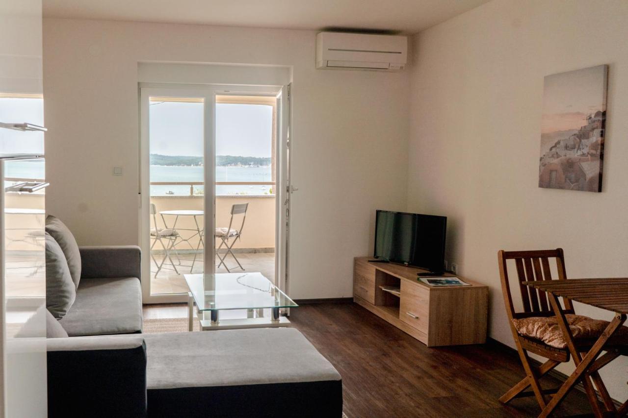 Villa Livi - Luxury Sea View Appartments Медулин Екстер'єр фото