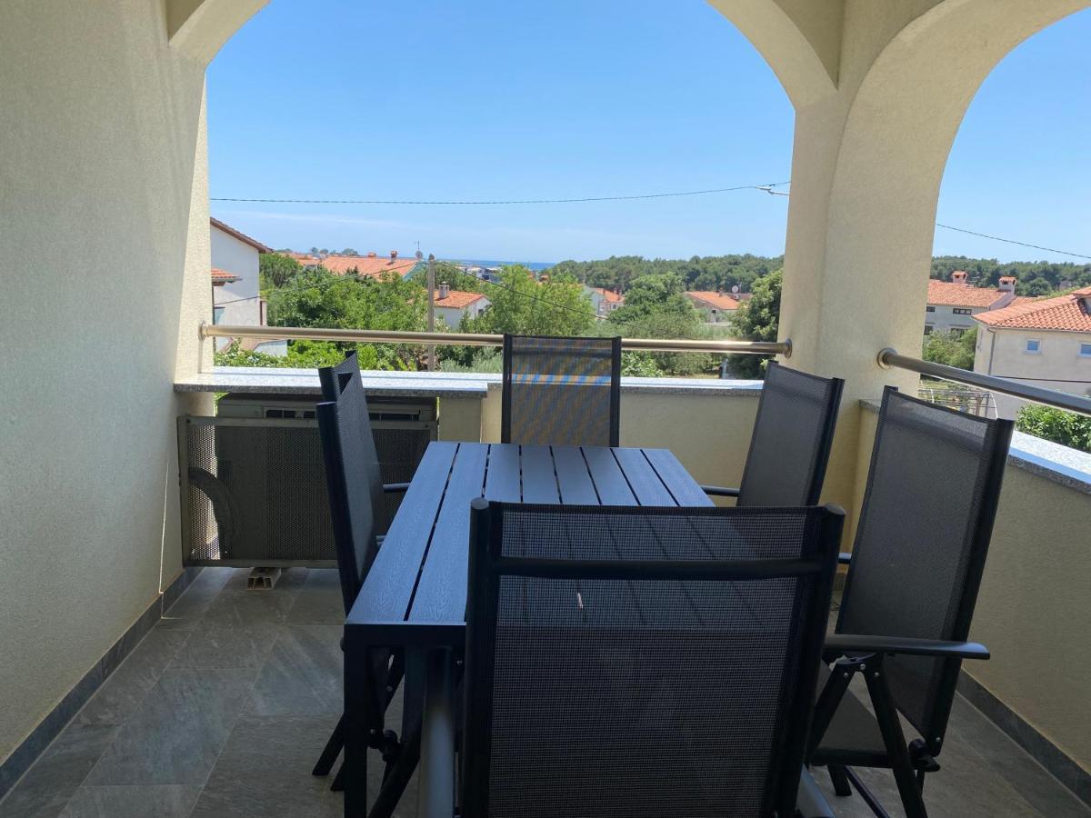 Villa Livi - Luxury Sea View Appartments Медулин Екстер'єр фото